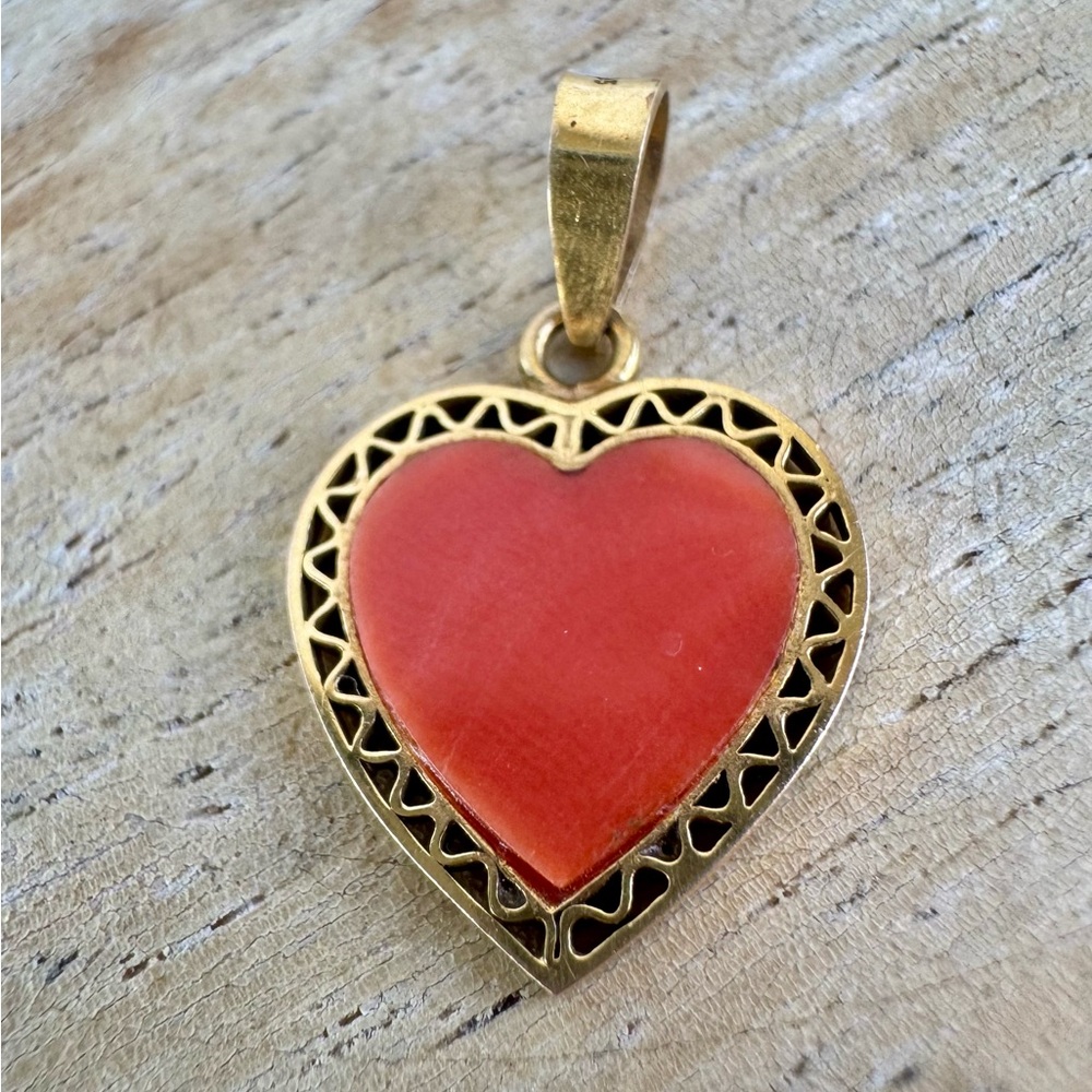 Vintage Solid 14k Gold Necklace Pendant W/coral/peach Colored Stone Or Shell